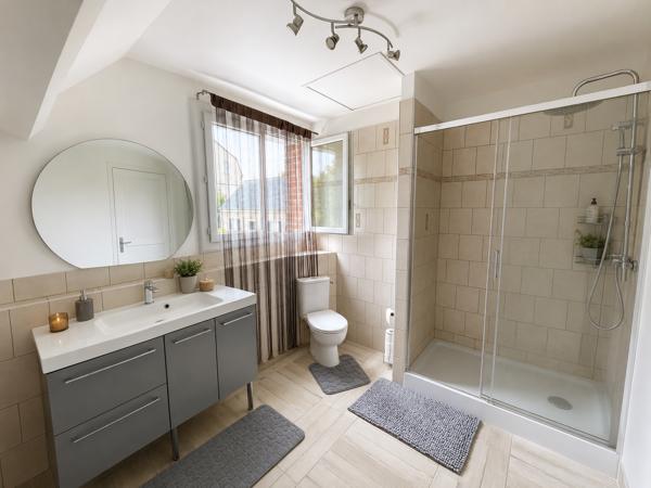 Maison
         6 pièces
        - 155 m² 391 000 € *