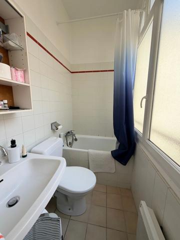 DIJON CENTRE PLACE SAINT MICHEL STUDIO DE 21.65 M2 DANS UN SUPERBE HOTEL PARTICULIER