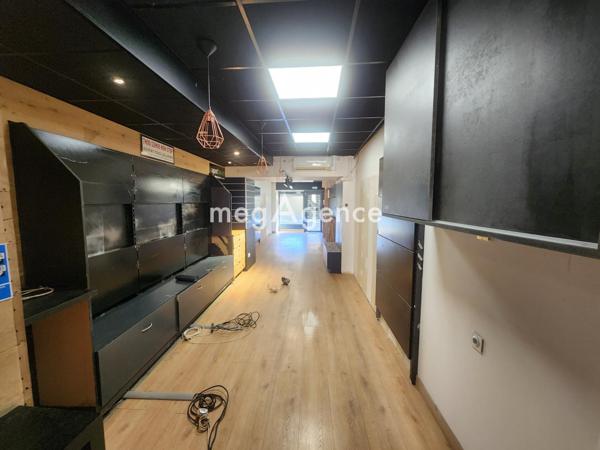 Immeuble à SAINT-ANDRE-DE-CUBZAC, 33240 - 140m²