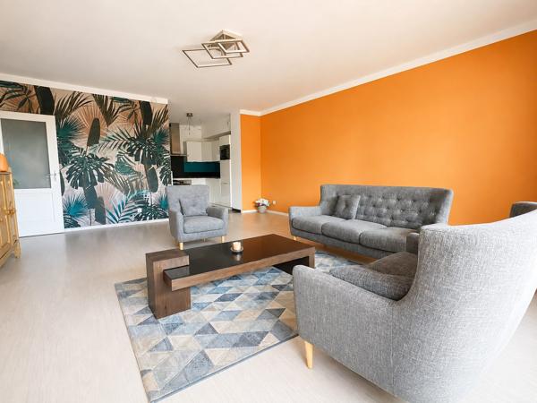 SUPERBE T3 TRAVERSANT - 2 TERRASSES - GARAGE et PLACE DE PARKING EXTERIEURE - CAVE