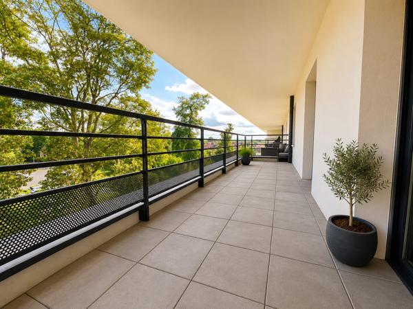 SUPERBE T3 TRAVERSANT - 2 TERRASSES - GARAGE et PLACE DE PARKING EXTERIEURE - CAVE