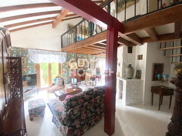 Maison d'exception à Goncelin - Un havre de paix à ne pas manquer !