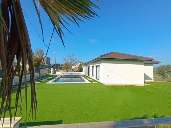 Maison à MONTMOROT, 39570 - 6 pièces 139m²