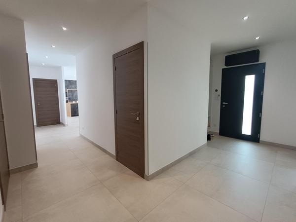 Maison à MONTMOROT, 39570 - 6 pièces 139m²