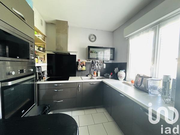 Maison 4 pièces de 83 m² à Neuville-aux-Bois (45170)