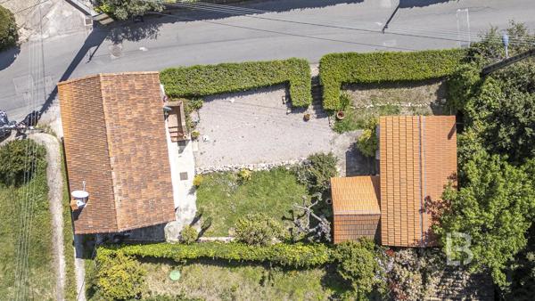 Charmante propriété avec vue mer à rénover à Mougins