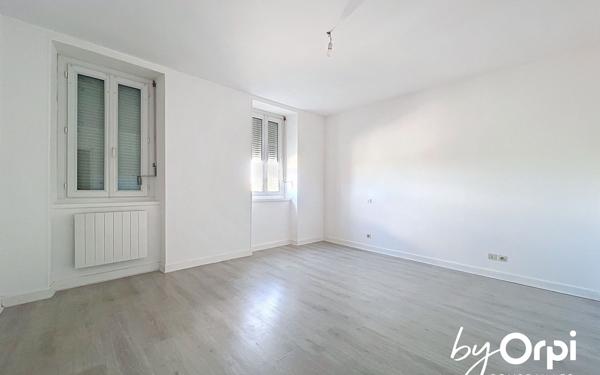 Maison à vendre    8 pièces •  Saint-Éloy-les-Mines