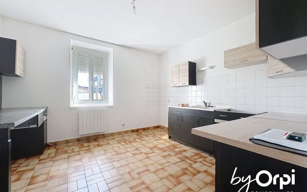 Maison à vendre    8 pièces •  Saint-Éloy-les-Mines