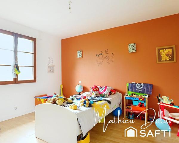 Maison familiale avec piscine, sous-sol aménagé et hangar – Semens, à deux pas de Saint-Macaire