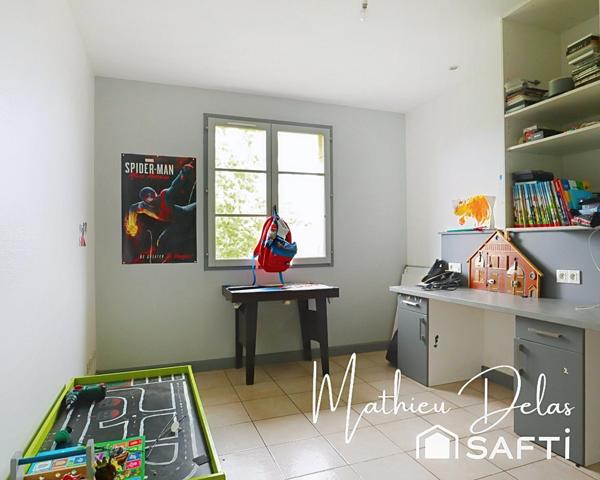 Maison familiale avec piscine, sous-sol aménagé et hangar – Semens, à deux pas de Saint-Macaire