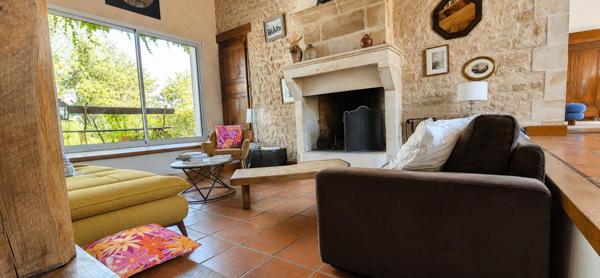 Propriété de caractère de 363 m² à Augé