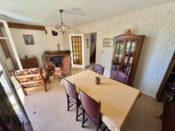MAISON MITOYENNE DE 90 M2, TERRAIN DE 785 M2, 3 CHAMBRES, GARAGE DE 26 M2, SOURCE, CAVE, TRAVAUX À PRÉVOIR