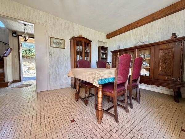 MAISON MITOYENNE DE 90 M2, TERRAIN DE 785 M2, 3 CHAMBRES, GARAGE DE 26 M2, SOURCE, CAVE, TRAVAUX À PRÉVOIR