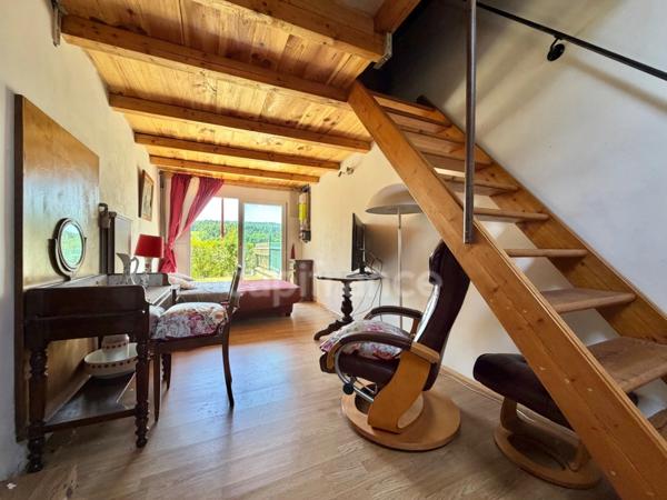 MAISON MITOYENNE DE 90 M2, TERRAIN DE 785 M2, 3 CHAMBRES, GARAGE DE 26 M2, SOURCE, CAVE, TRAVAUX À PRÉVOIR