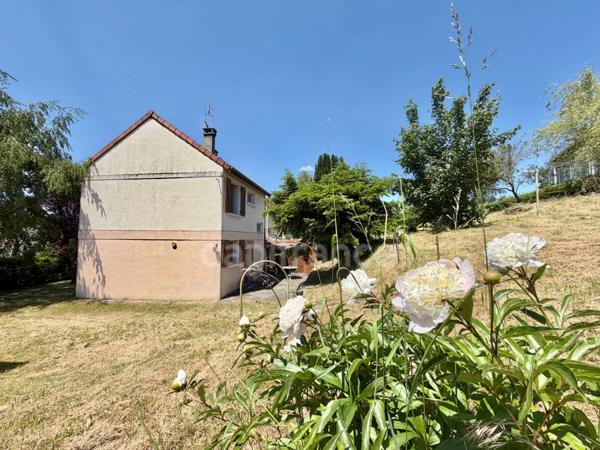 MAISON MITOYENNE DE 90 M2, TERRAIN DE 785 M2, 3 CHAMBRES, GARAGE DE 26 M2, SOURCE, CAVE, TRAVAUX À PRÉVOIR