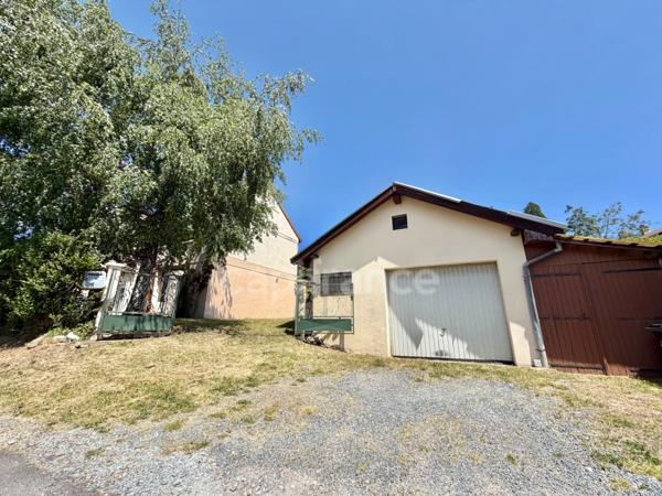 MAISON MITOYENNE DE 90 M2, TERRAIN DE 785 M2, 3 CHAMBRES, GARAGE DE 26 M2, SOURCE, CAVE, TRAVAUX À PRÉVOIR