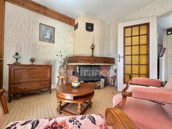 MAISON MITOYENNE DE 90 M2, TERRAIN DE 785 M2, 3 CHAMBRES, GARAGE DE 26 M2, SOURCE, CAVE, TRAVAUX À PRÉVOIR