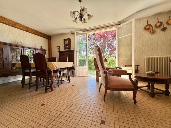 MAISON MITOYENNE DE 90 M2, TERRAIN DE 785 M2, 3 CHAMBRES, GARAGE DE 26 M2, SOURCE, CAVE, TRAVAUX À PRÉVOIR
