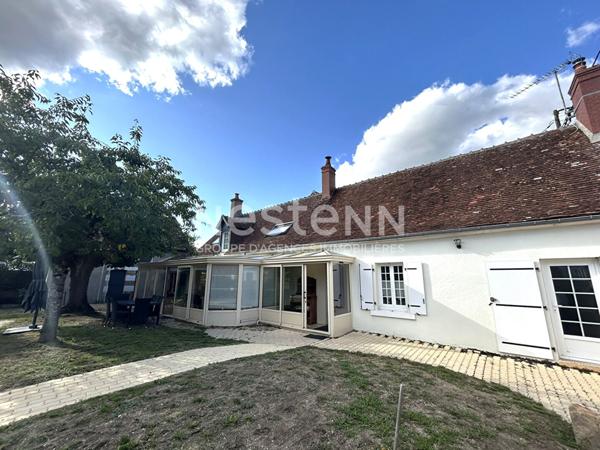LONGÈRE SANS TRAVAUX 3 CHAMBRES TERRAIN DÉPENDANCES PLEIN CENTRE DE CHABRIS (INDRE 36)