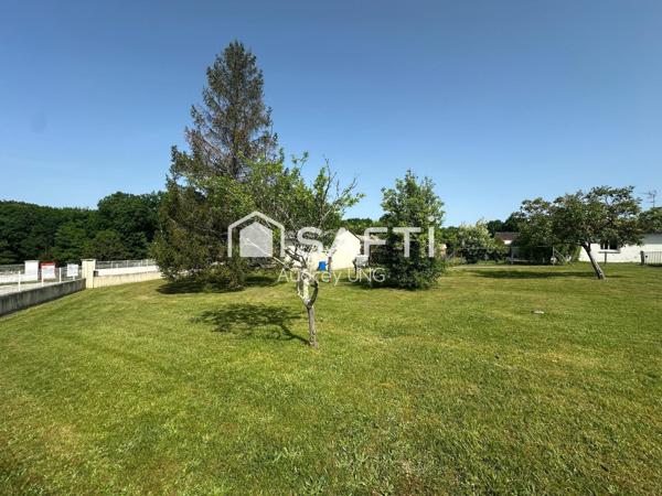 Terrain à bâtir au calme de 845 m² avec garage et carport – Fargues-Saint-Hilaire