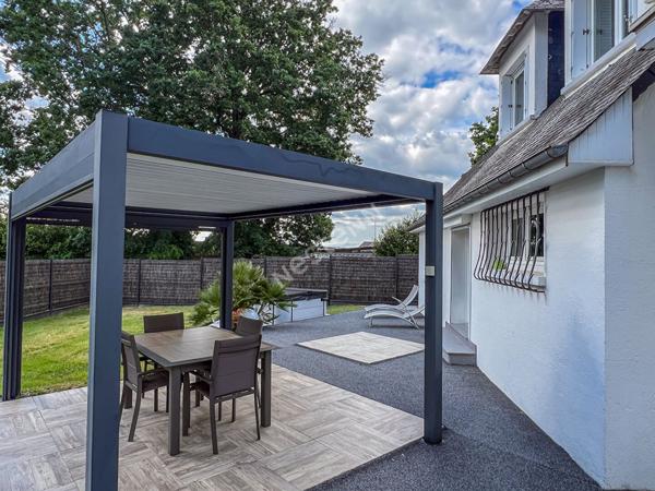 A VENDRE à Château-Gontier sur Mayenne maison familiale de 240m² - 5 chambres - proche commerces.