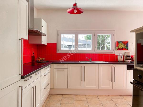 A VENDRE à Château-Gontier sur Mayenne maison familiale de 240m² - 5 chambres - proche commerces.