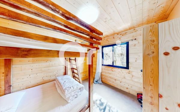 Maison à vendre    9 pièces •  Saint-Alban-Auriolles