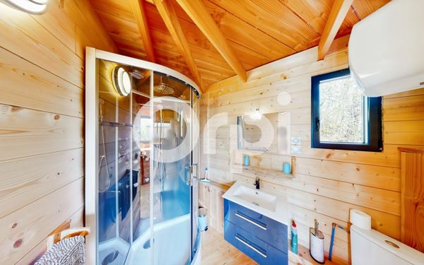 Maison à vendre    9 pièces •  Saint-Alban-Auriolles