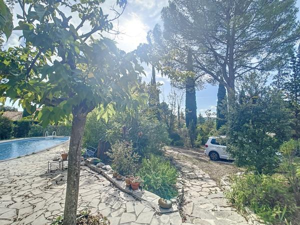 Saint-Clément-de-Rivière (34980) Maison 235 m2 4 chambres, piscine, garages et atelier