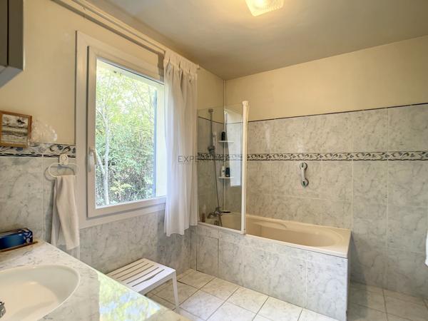 Saint-Clément-de-Rivière (34980) Maison 235 m2 4 chambres, piscine, garages et atelier