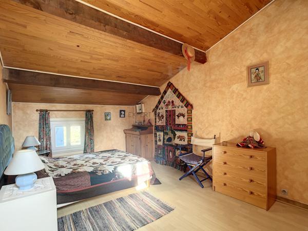 Saint-Clément-de-Rivière (34980) Maison 235 m2 4 chambres, piscine, garages et atelier