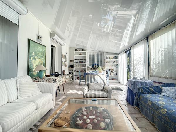 Saint-Clément-de-Rivière (34980) Maison 235 m2 4 chambres, piscine, garages et atelier