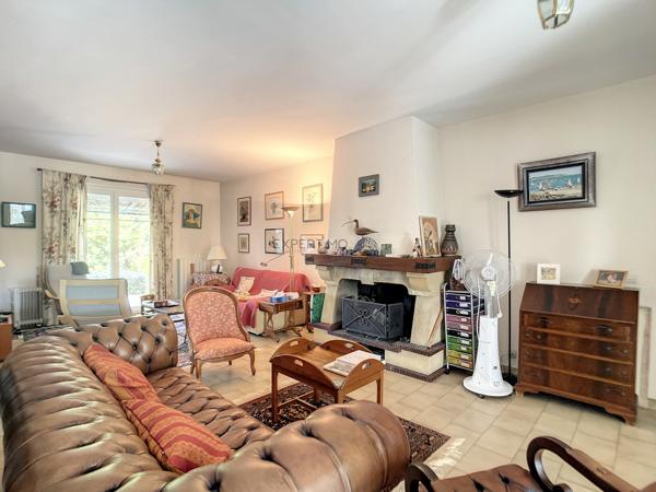 Saint-Clément-de-Rivière (34980) Maison 235 m2 4 chambres, piscine, garages et atelier