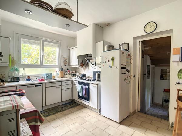 Saint-Clément-de-Rivière (34980) Maison 235 m2 4 chambres, piscine, garages et atelier