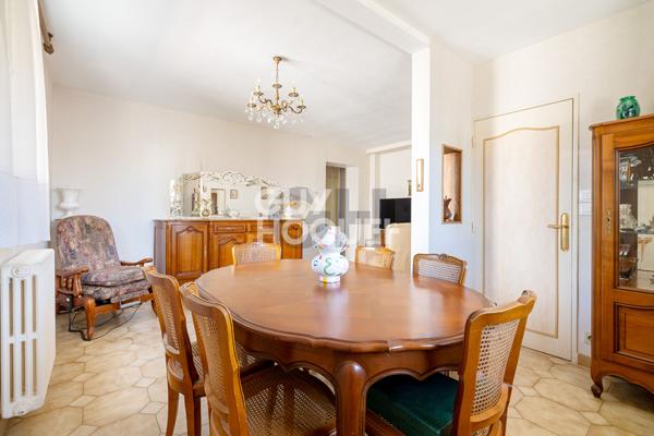 Maison familiale avec jardin, garage et 4 chambres   Réf 6154