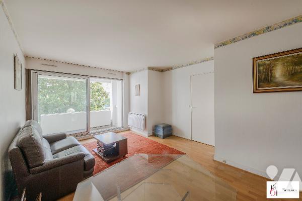 Appartement 2/3 pièces lumineux, balcon, box, calme et verdure – Paris 12e.