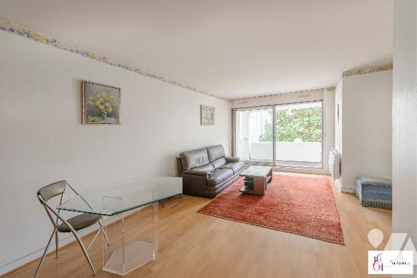 Appartement 2/3 pièces lumineux, balcon, box, calme et verdure – Paris 12e.