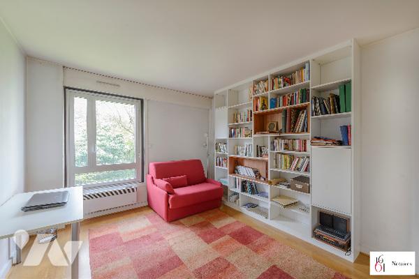 Appartement 2/3 pièces lumineux, balcon, box, calme et verdure – Paris 12e.
