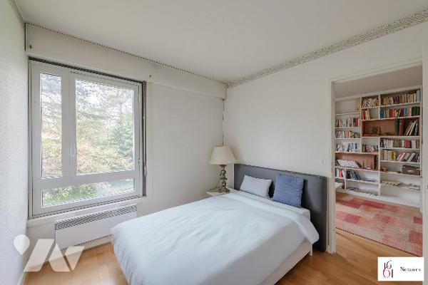 Appartement 2/3 pièces lumineux, balcon, box, calme et verdure – Paris 12e.