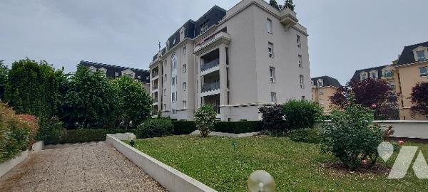 A VENDRE LIVRY-GARGAN