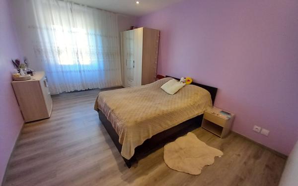 Maison à vendre    7 pièces •  Montceau-les-Mines