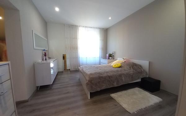 Maison à vendre    7 pièces •  Montceau-les-Mines