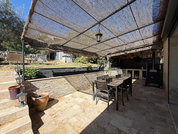 A VENDRE 83470 SAINT MAXIMIN LA SAINTE BAUME MAISON PLAIN PIED DE 95 M2 SUR 588 M2 DE JARDIN PISCINE