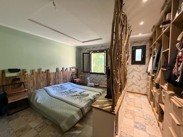 A VENDRE 83470 SAINT MAXIMIN LA SAINTE BAUME MAISON PLAIN PIED DE 95 M2 SUR 588 M2 DE JARDIN PISCINE