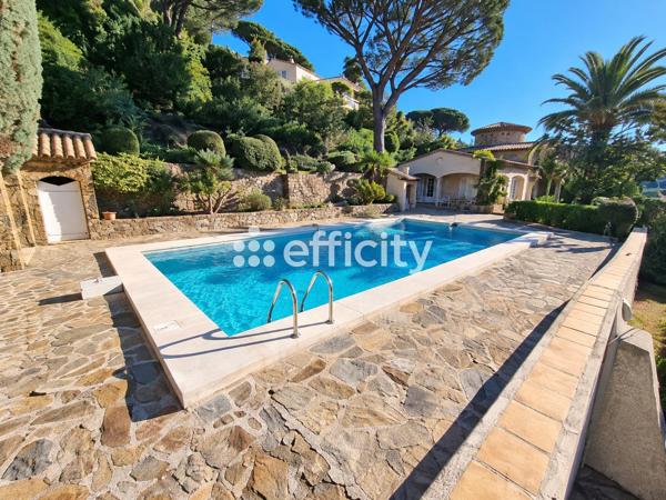 Maison
         6 pièces
        - 235 m² Bien prestige 1 860 000 € *
