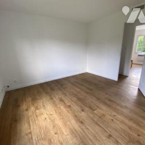 Maison de plain-pied avec 4 chambres et jardin