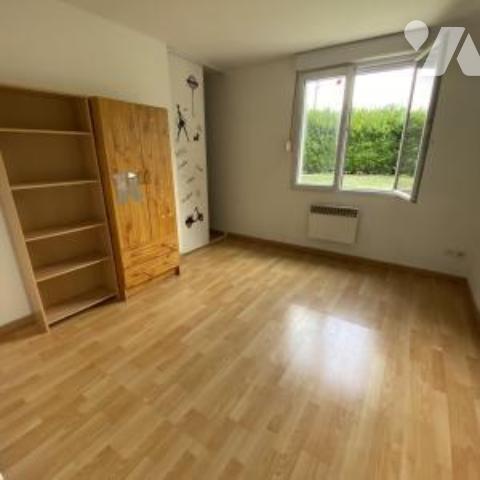 Maison de plain-pied avec 4 chambres et jardin