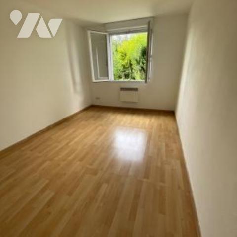 Maison de plain-pied avec 4 chambres et jardin