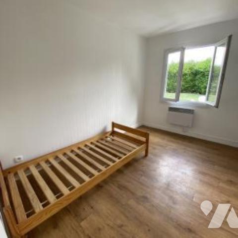 Maison de plain-pied avec 4 chambres et jardin