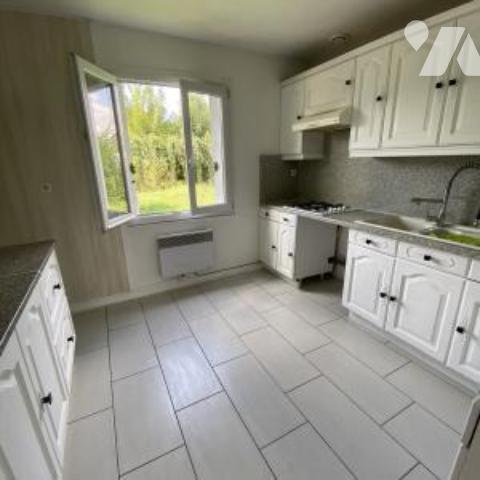 Maison de plain-pied avec 4 chambres et jardin